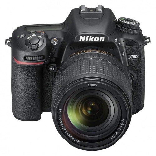 Nikon D7500 | vista frontal