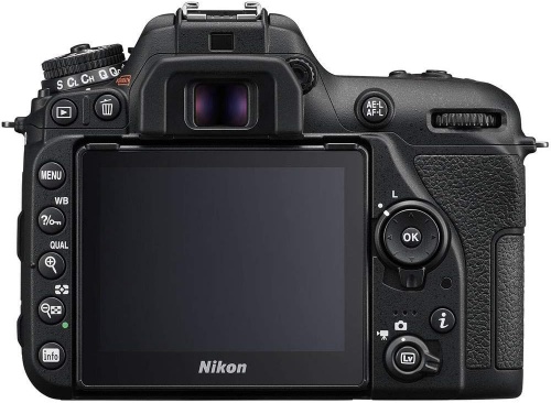 Nikon D7500